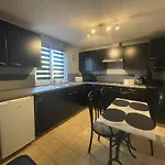 Iguanodon Maria A Proximite Du Site Google St Chislain Et De Pairi Daiza Daire