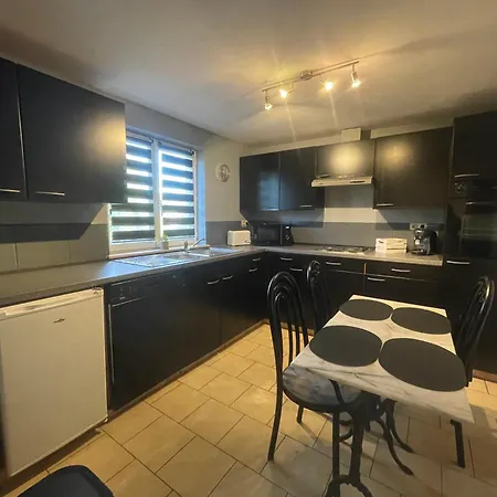 Iguanodon Maria Apartment